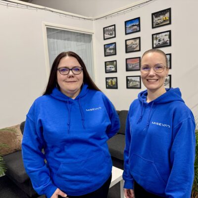 Misevan henkilöstöasiantuntija Ella Heikkilä ja henkilöstö- ja talouspäällikkö Emilia Vatanen.