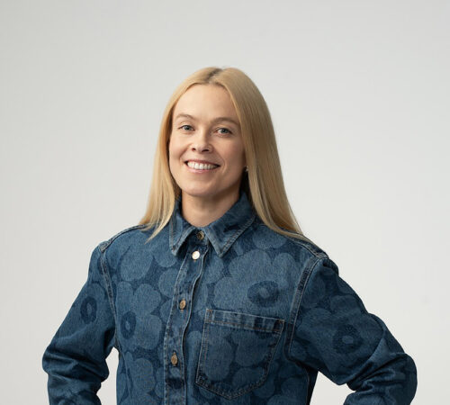 Veritas direktör för bolagsjuridik, Linda Magnusson, ler mot kameran.